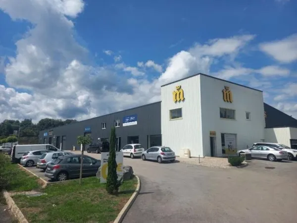 A LOUER - CELLULE D'ACTIVITE - Opportunité rare !