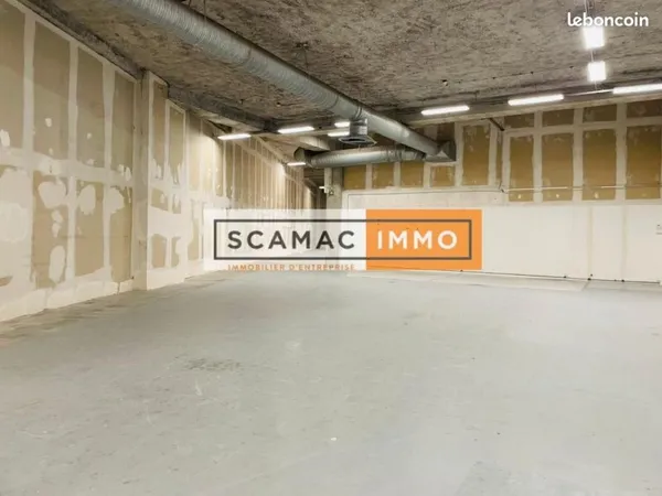 Local industriel 596 m²