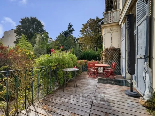 Versailles Rive Droite - Appartement 2-3 chambres avec jardin privatif et stationnements