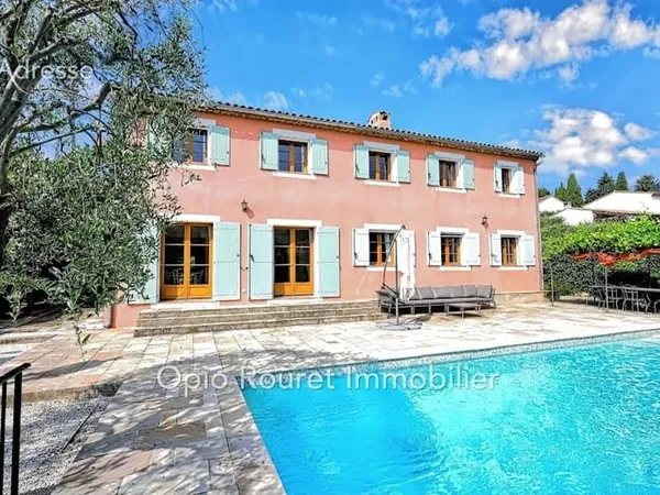 Maison 7 pièces 195 m²