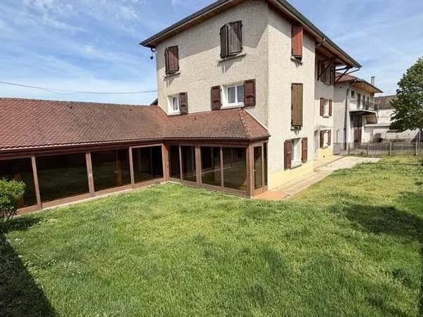 Maison 2 pièces 317 m²