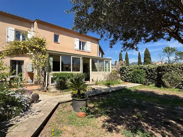 Maison Cuers T5 avec garage et jardin