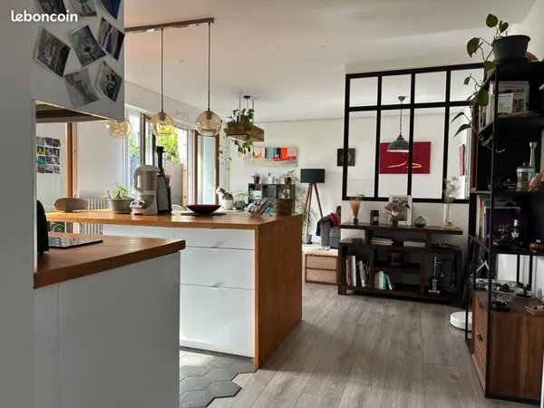 Montreuil - Grand 2 pièces avec balcon, box et cave (potentiel 3 pièces)