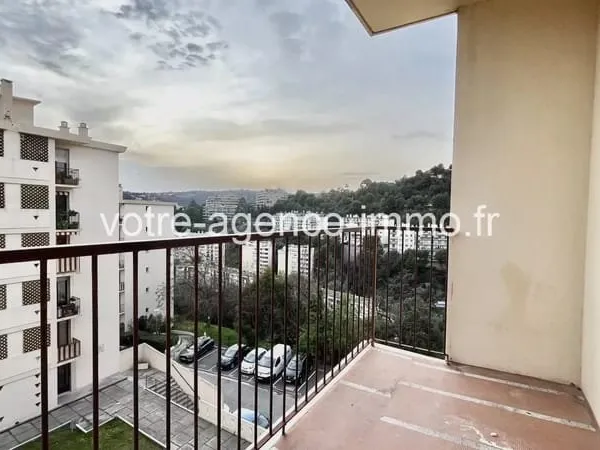 Nice - Saint Maurice : 2 pièces d'environ 41m² avec terrasse et parking collectif