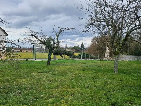 "Terrain de 600 m² à Feillens (01570) - 56 000 € pour votre projet de maison"