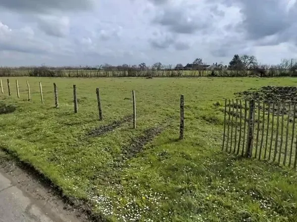 EXCLUSIVITE - Beau terrain constructible - HOMMES