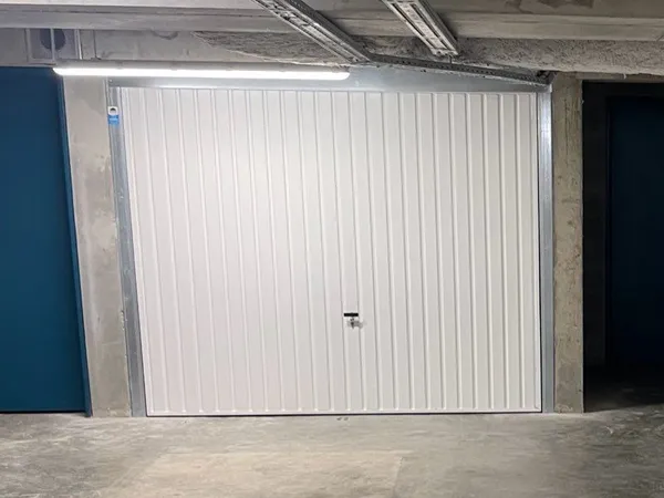 Garage fermé - Métro Debourg / ENS - Résidence sécurisée - Niveau -1