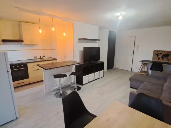 A louer Appartement T2 meublé 1er étage Saint Pierre du Mont balcon parking