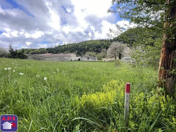 Terrain constructible 799 m²