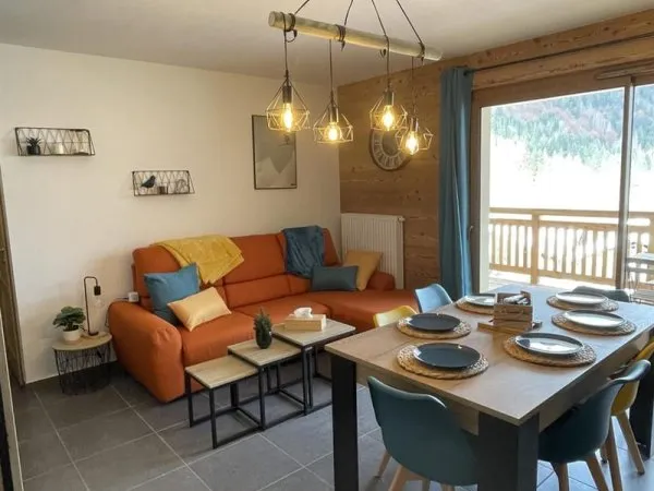 Appartement dans un chalet neuf au pied des pistes et remontées mécaniques