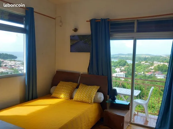 TRINITE studio 24m2 vue mer avec balcon et place de parking. A 2mns en voiture de la mer, du bourg T