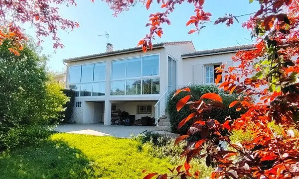Maison à vendre 6 pièces BESSINES (79)