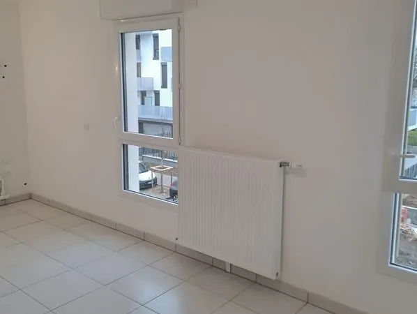 Studio / 27m² / Pont de Rungis (RER C)