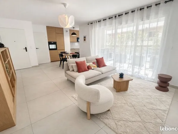 Appartement T4 - 81 m² - Résidence Les Terrasses Gambetta - Hyères Centre