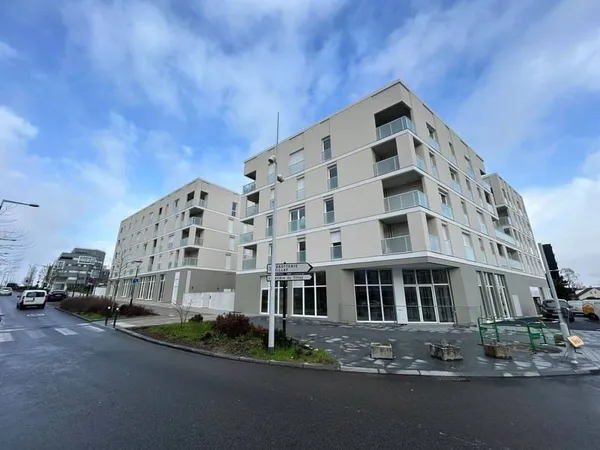 Local commercial 257 m²
