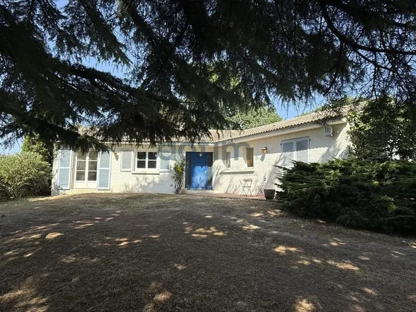 VILLA A MOUILLERON LE CAPTIF