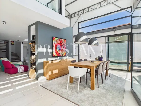 Maison 6 pièces 400 m²
