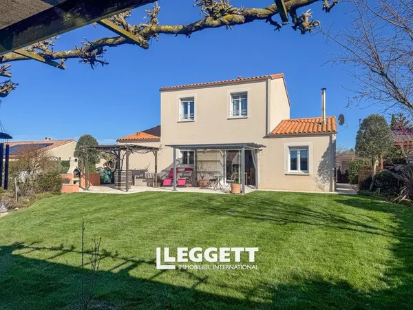 Maison 7 pièce(s), SAINT-MAURICE-LE-GIRARD