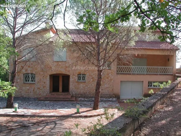 Propriété 7 pièces 225 m²
