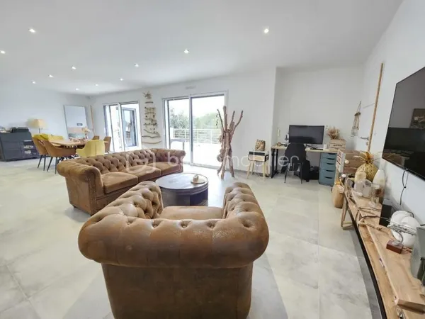 Maison 10 pièces 210 m²