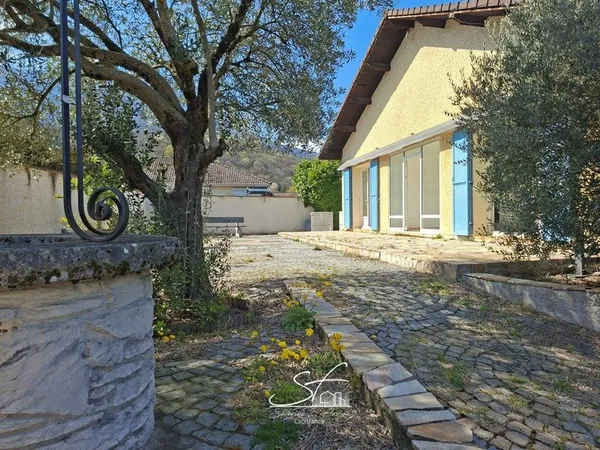 Maison 6 pièces à vendre à CHAPAREILLAN (38)