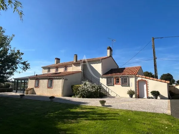 Maison 8 pièces 198 m²