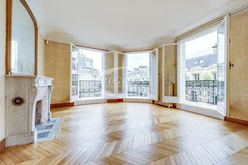 Appartement 7 pièces 240 m²