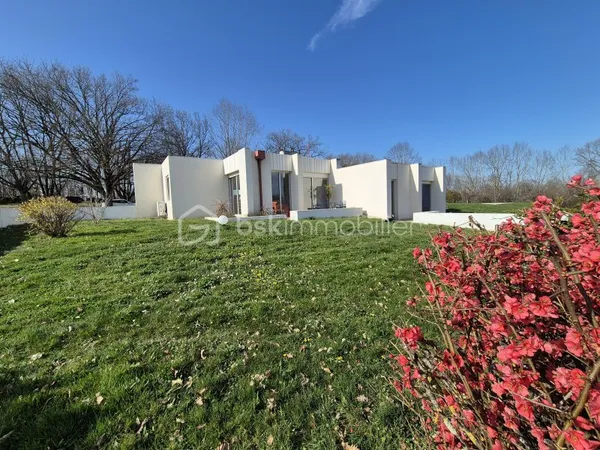 Maison 8 pièces 195 m²