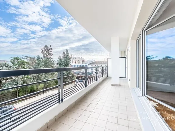 Appartement Versailles - Quartier Montreuil - 3 pièces 74,22 m² - 2 balcons total de 13,60 m2