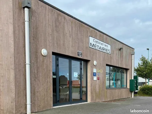 Local paramédical 21 m² - Nivillac - PMR - Parking