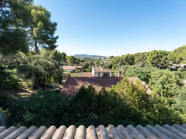 VILLA TOULON