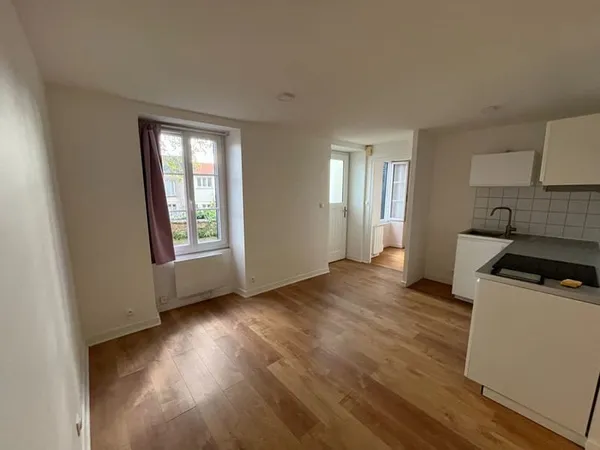 A LOUER - LE CELLIER BOURG - T2 RECEMMENT RENOVE
