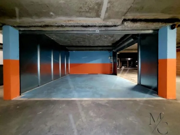 Garage double avec compteur électrique à TOULOUSE MATABIAU