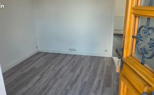 F2 de 25m2 Etrechy Centre Ville