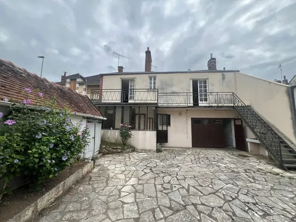 MAISON PROCHE CANAL ET LOIRE