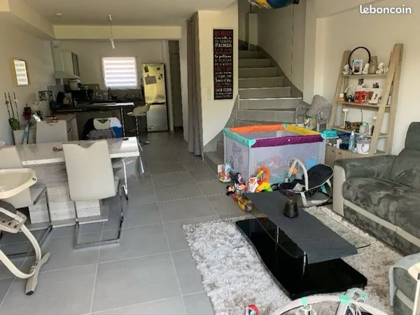 Loue appartement T4 avec terrasse