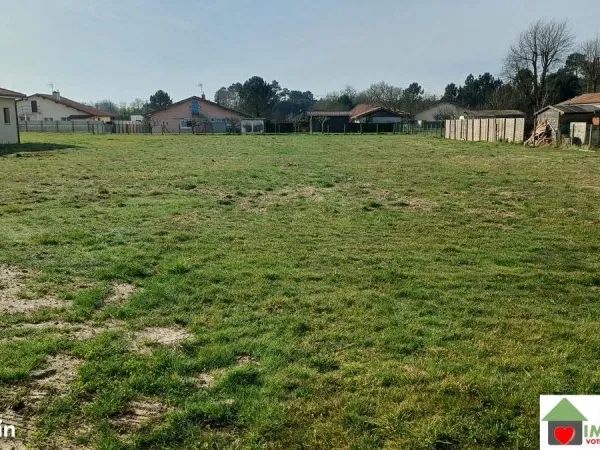 Terrain 1830 m² Ygos-Saint-Saturnin