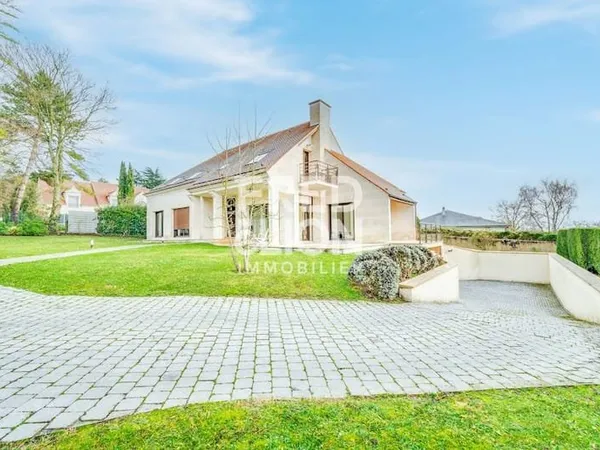 Maison 7 pièces 213 m²