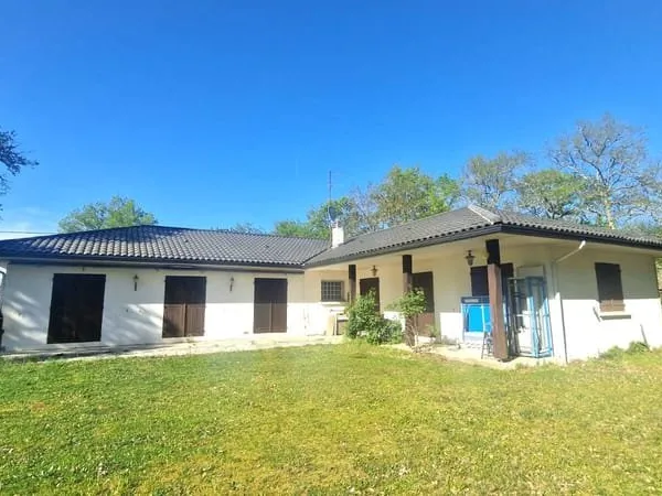 EXCLUSIVITÉ- SAINT-AUBIN-DE-MÉDOC - QUARTIER PAINSOLES- Maison de 187m2 à rafraîchir - 5 chambres - 