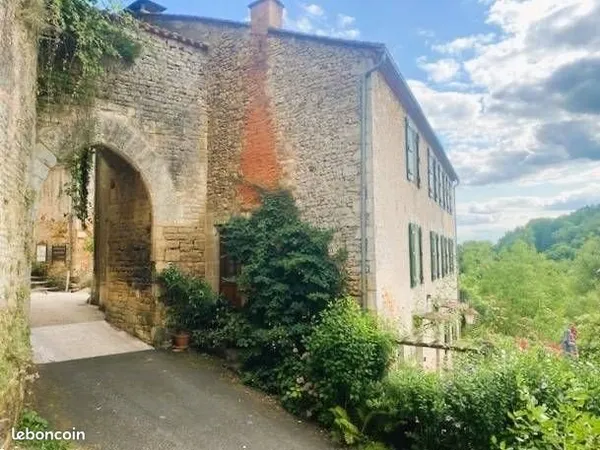 Maison de village 11 pièces 276 m²