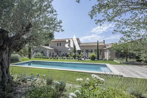 Propriété 6 pièces 280 m²