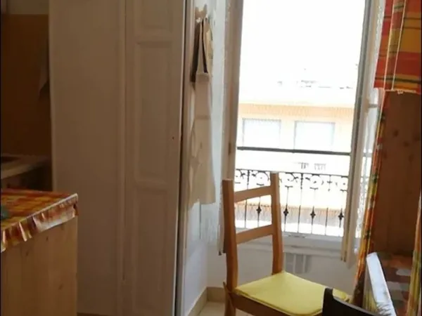 Chambre meublée avec balcon privatif