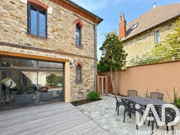 Maison 7 pièces 220 m²