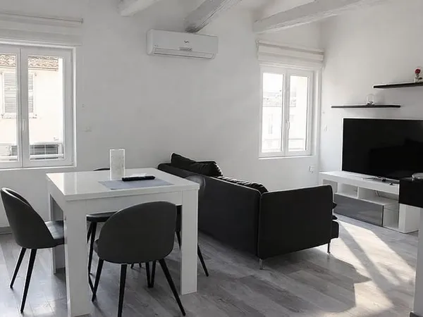 Loft contemporain avec mezzanine - 73 m²