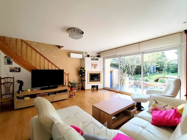 MAISON DE VILLE 163 M2 ET APPARTEMENT DE 48 M2 POITIERS