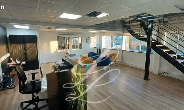 LOCAL D'ACTIVITE 802 m² BEAUCOUZÉ