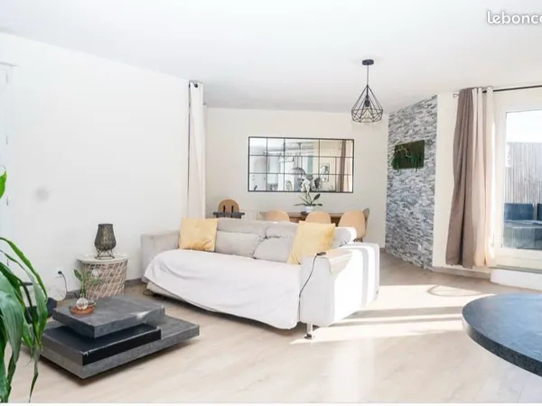 Appartement 4 pièces 2 chambres 72 m² - Dernier étage - 2 terrasses - Cergy le Haut (Le Hazay)