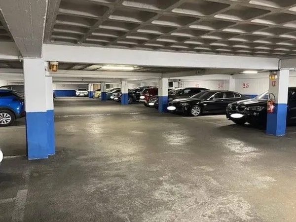 Parking 12 m²