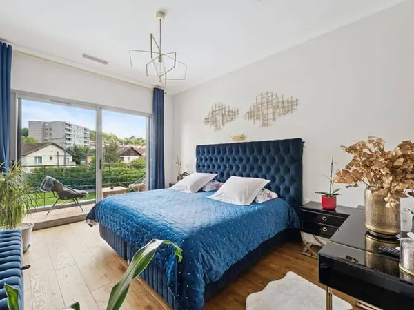 Maison 7 pièces 240 m²