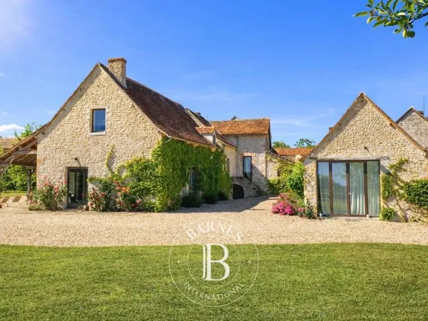 10 min de La Roche-Posay - Maison ancienne rénovée avec 2,5 ha - Vue dégagée